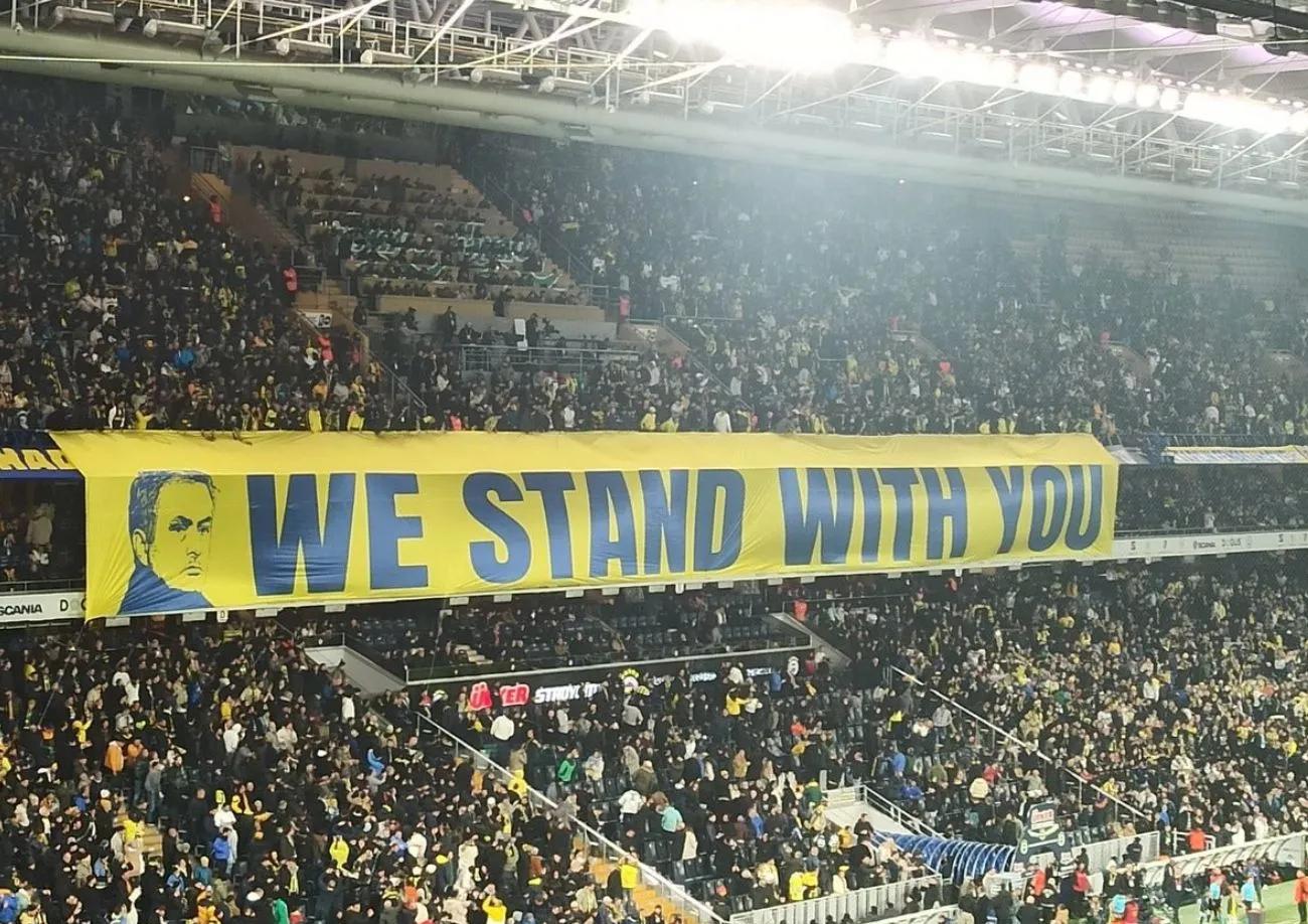 开云app-穆古鲁扎在MAD比赛中表现优异，险胜引发热议！全场沸腾不已(矢吹健太朗妖幻三重奏)